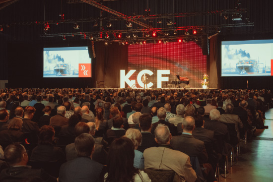 Menschen in einem Saal bei dem KCF 2019